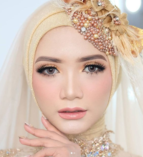 Makeup Artist Serang