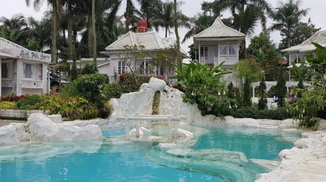 villa-rumah-putih