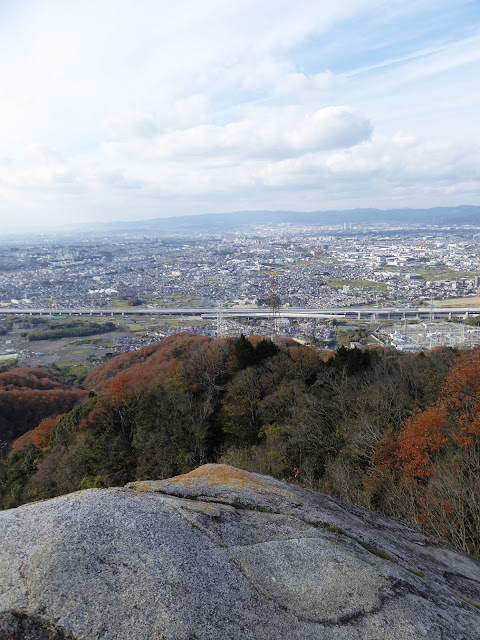 交野山 紅葉ハイキング 観音岩からの眺望 西方向