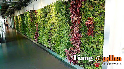 https://www.desaintamansurabaya.com/p/pembuatan-vertical-garden.html