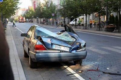 Lithuainian Mayor Fights Illegal Parking With A Tank Seen On www.coolpicturegallery.us