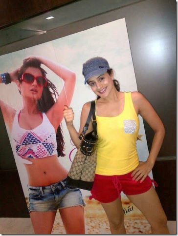 Amisha Patel  for Glam Star Sunglasses3