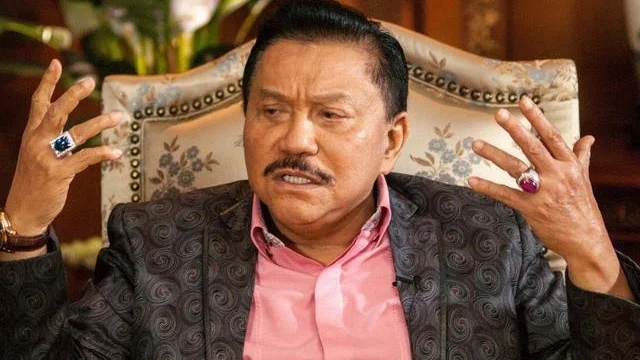 Foto: Hendropriyono. Jangan Menggantang Asap.