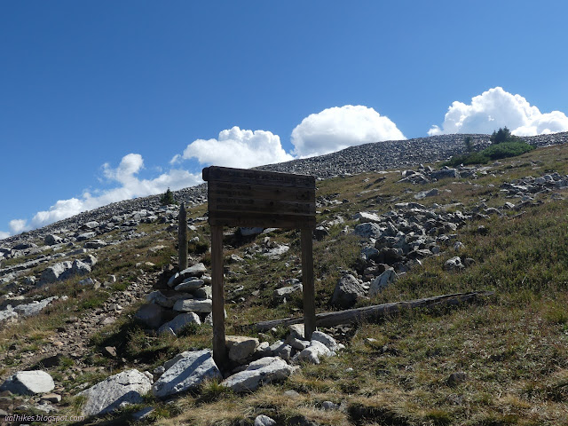 17: very large trail sign