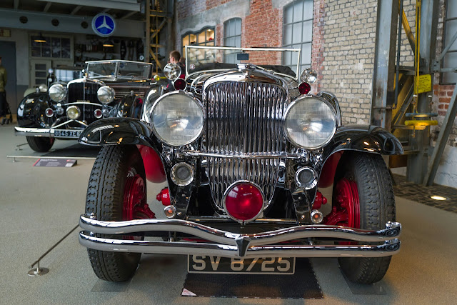 1935 Duesenberg SJ LA Phaeton - Photo by Georg Eiermann on Unsplash