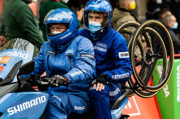 Shimano seguirá como asistencia neutra de la Vuelta a España hasta 2024