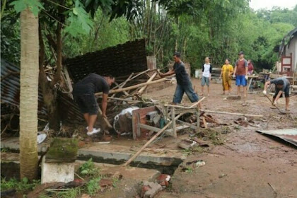 3 Rumah Di Jonbang Rusak Terseret Banjir Bandang