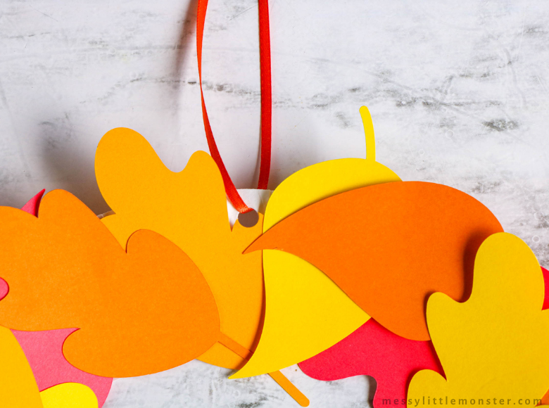 paper plate leaf wreath craft