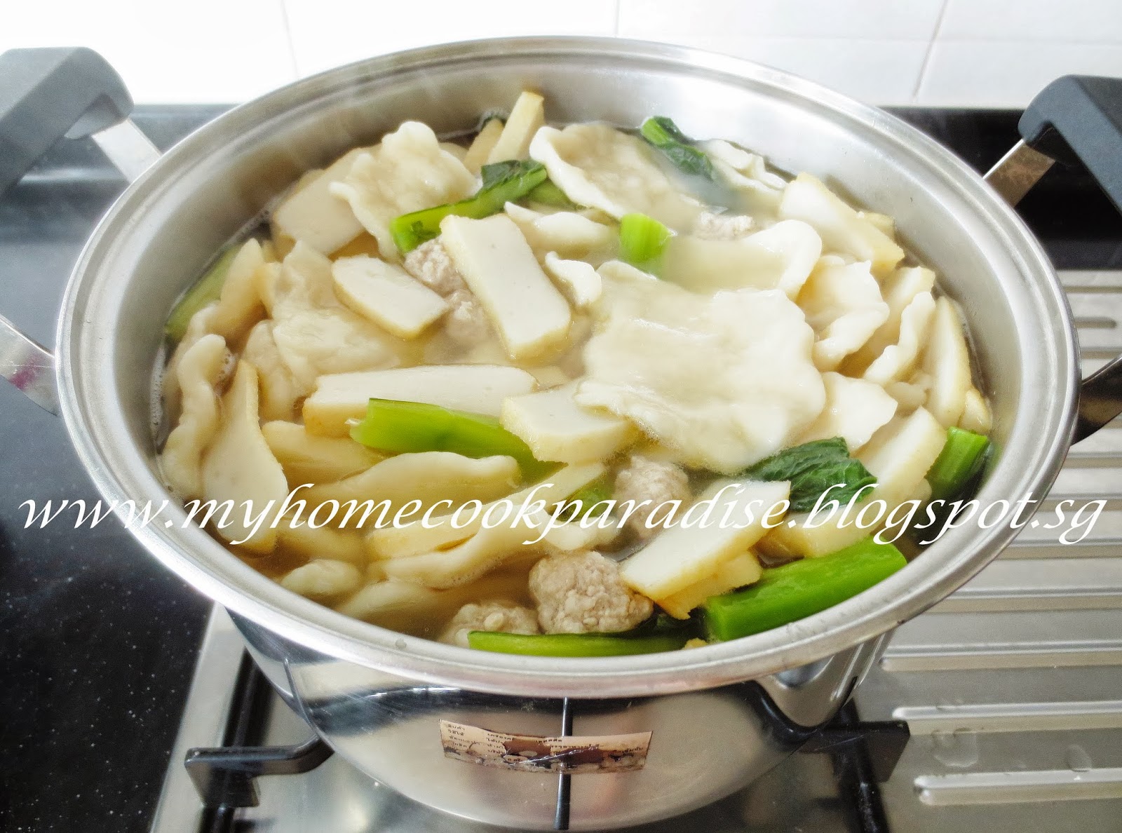 http://myhomecookparadise.blogspot.sg/2014/01/mee-hoon-kway-16-jan-14.html