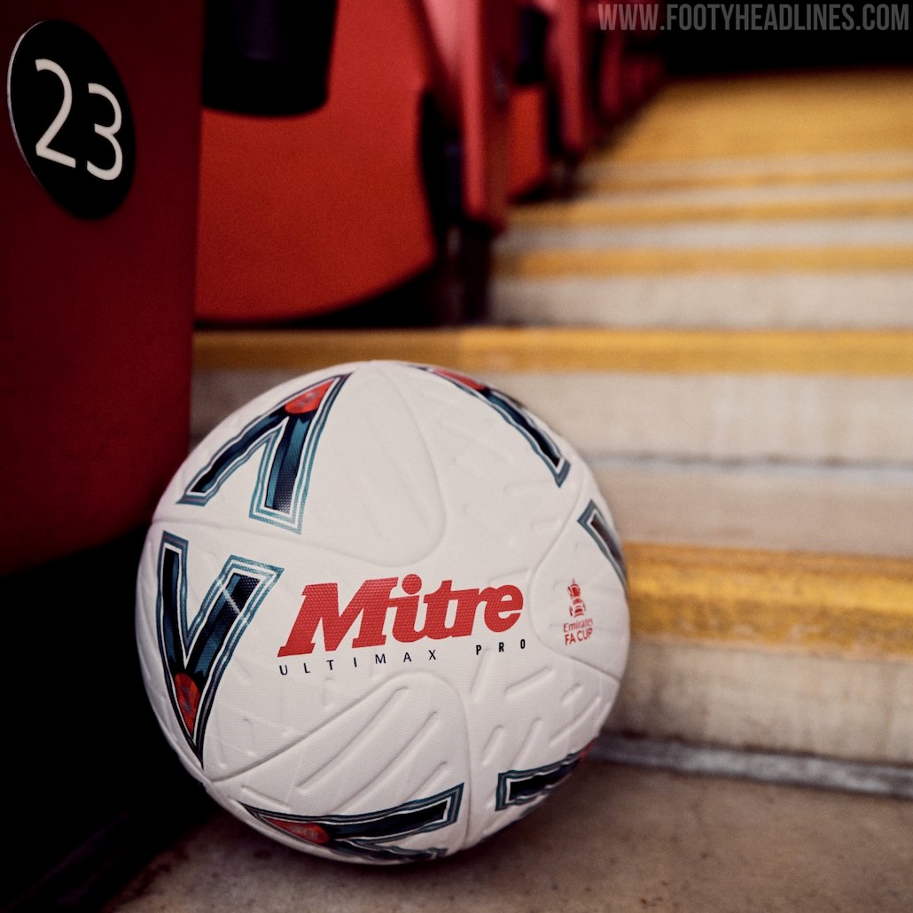 2012/13 Play-Off Final Mitre Delta V12 Match-Used Ball - Watford Gold