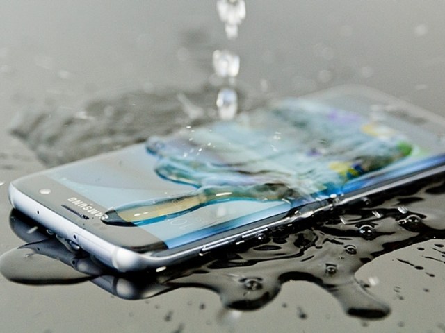 How to fix a water-soaked SmartPhone?in hindi step by step