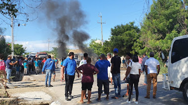 Protesta de estudiantes en Quita Coraza mantiene varados cientos de vehículos 