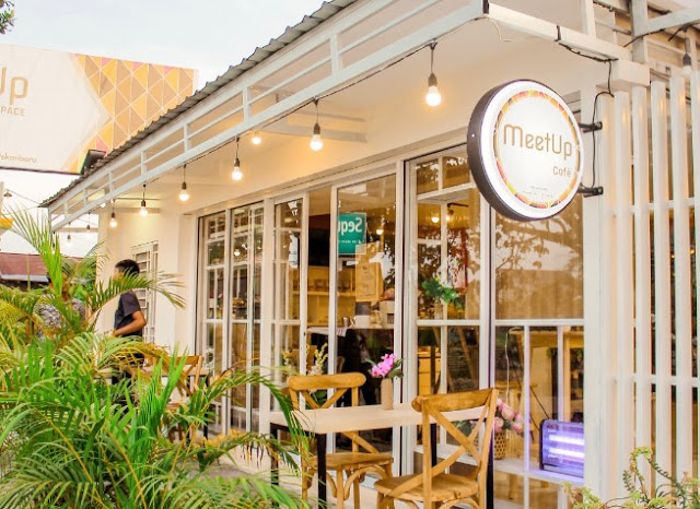 MeetUp Cafe & Salon Pekanbaru
