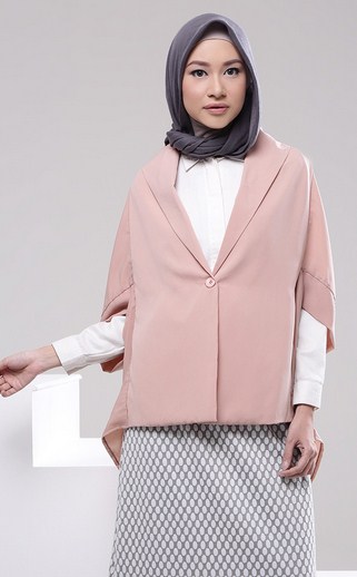 Padu Padan Baju  Muslim Modern Bergaya Sporty  Look untuk Ke 