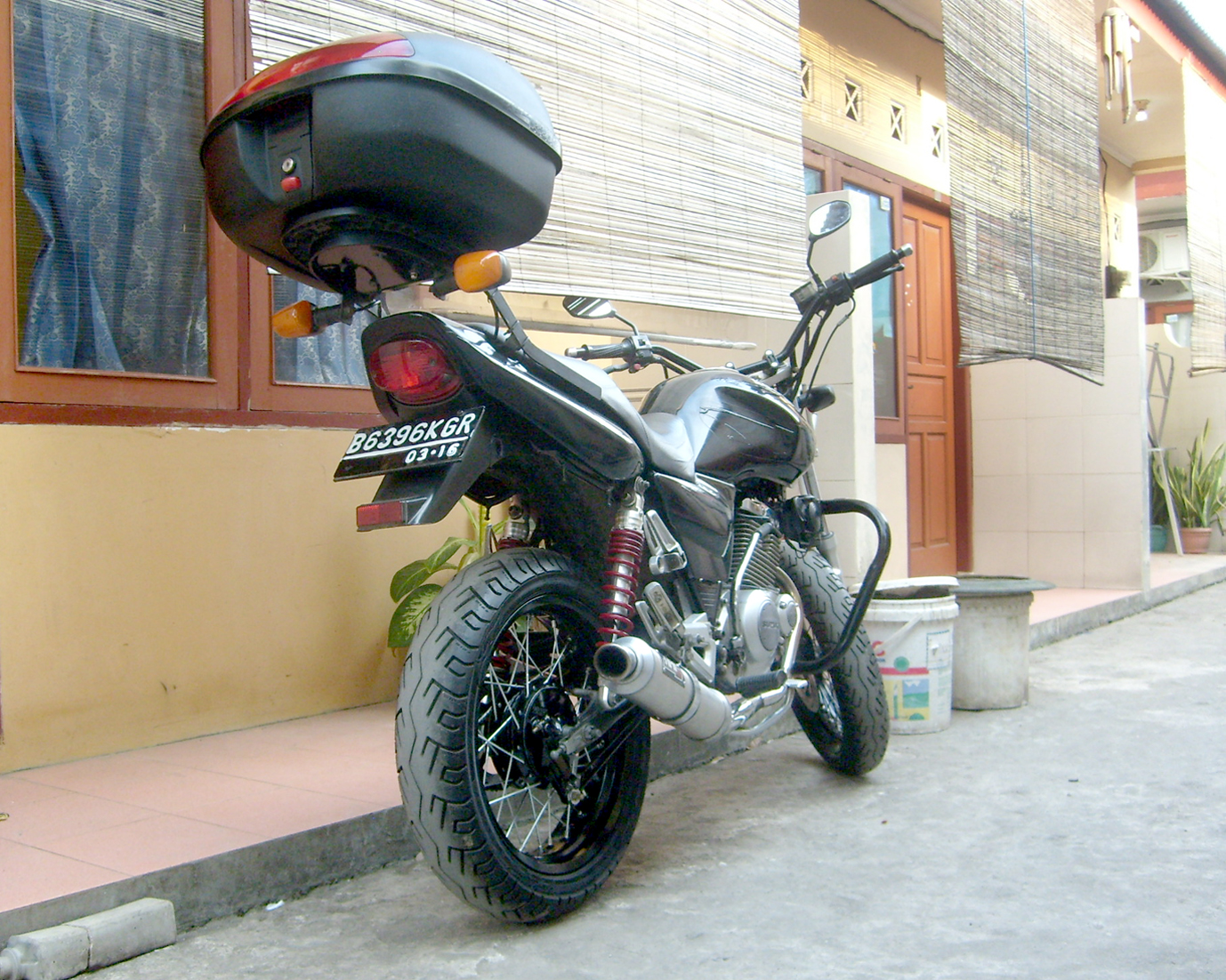 Download Koleksi Modifikasi Motor Tiger Tapak Lebar Terbaru Velgy