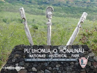 Entrance sign to City of Refuge on Kona Coast