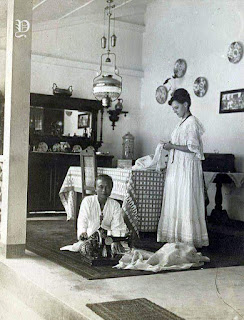 Foto Jadoel Pembantu Rumah Tangga Orang Belanda Tahun 1913