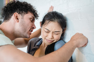 Domestic violence, fighting couple
