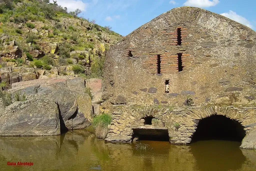 Moinho-da-Pipa-na-ribeira-da-múrtega-barrancos-com-o-guia-alentejo