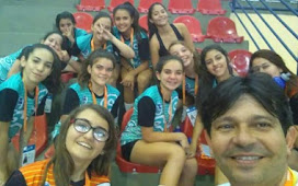 Meninas de Pedra Lavrada passeiam em quadra e vencem alagoanas em estreia no handebol, em Curitiba