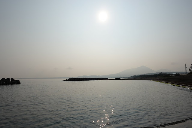 鳥取県の日吉津漁港の近くの渚
