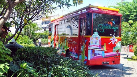 Wisata Surabaya dengan Bus Surabaya Heritage Track