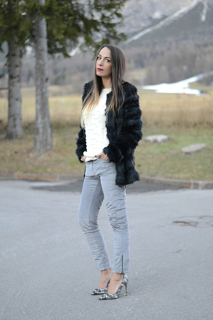 look con pantaloni velluto