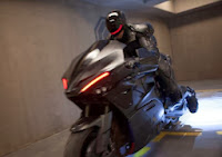 robocop-joel-kinnaman-bike-image