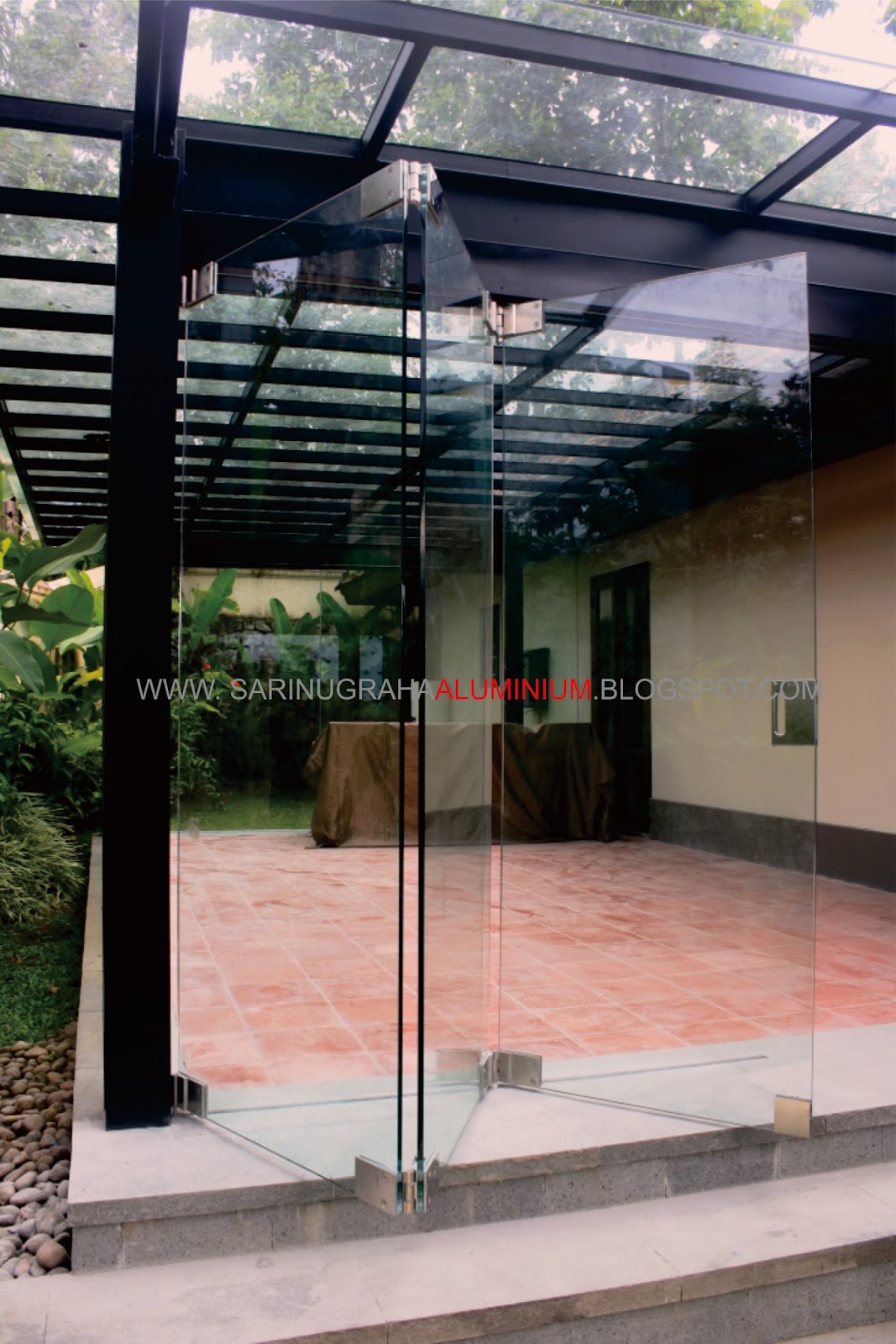 Sari Nugraha Aluminium Kaca Construction Pintu lipat kaca 