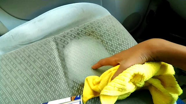 طريقة تنظيف مقاعد السيارة