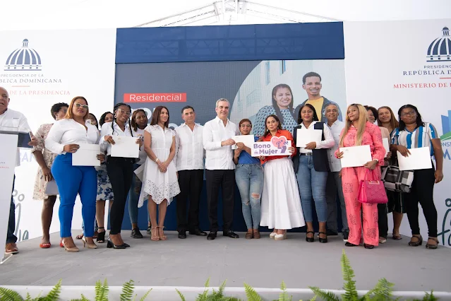 Presidente Abinader entregó 400 apartamentos en San Cristóbal *Presidente Abinader entregó 400 apartamentos del Plan Familia Feliz en San Gregorio de Nigua*