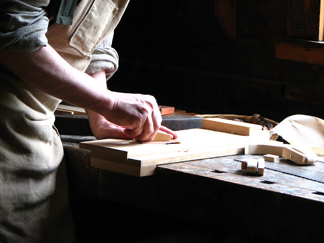 Carpenter Services In Kanpur