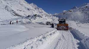 अटल टनल रोहतांग और लाहौल की ऊंची चोटियों में ताजा बर्फबारी