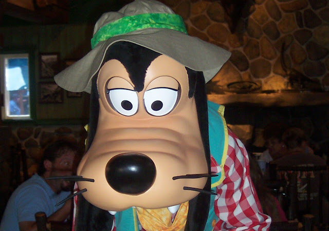 Goofy in Dinoland USA Disney's Animal Kingdom