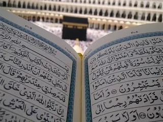 Quran And Kaba Image