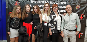 Foto del Equipo Alcaria y familia de acogida: Carmen Molero, Natalia Valencia Álvarez, Sofía Mendoza Albert, Salud Sánchez Romero, Yolanda Fernández Cacho, Manuel García Torres. Fuente: producción propia.