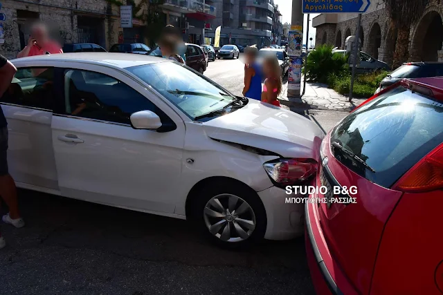 Τροχαίο ατύχημα καραμπόλα στο κέντρο του Ναυπλίου (βίντεο)