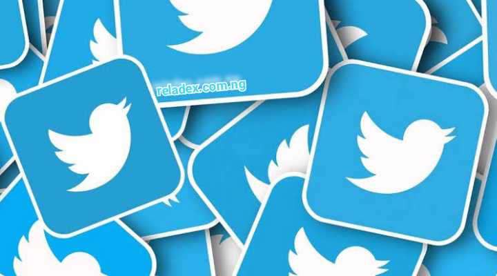 How to make twitter account private