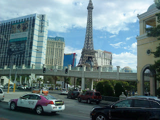 by E.V.Pita... The 3 towers "Eiffel" (Paris, Blackpool, Las Vegas) / por E.V.Pita.... La torre Eiffel y sus copias / As tres torres 