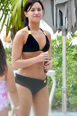 demi-lovato-black-bikini