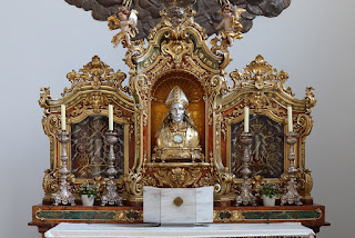 Reliquienaltar mit St. Pantaleon in der Klosterkirche Mariastein