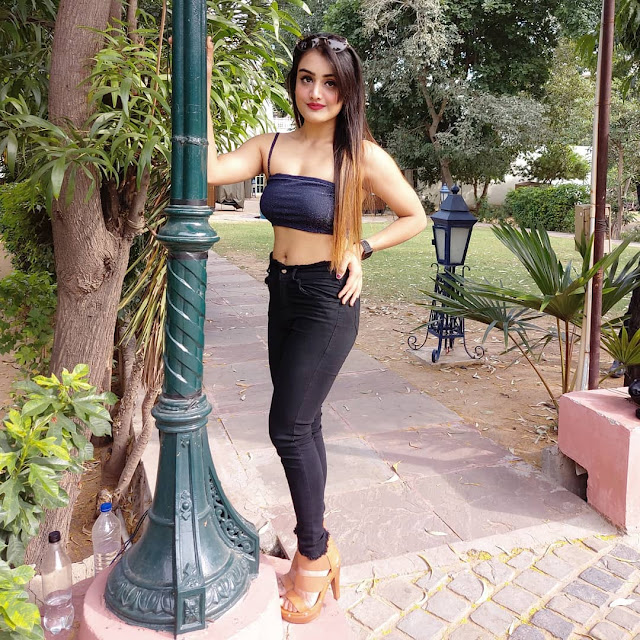 Anushri Geetesh Instagram 2021