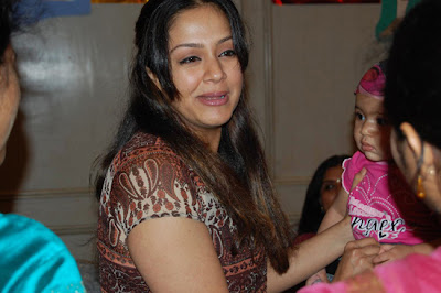 Diya is said to be a very bubbly girl and Surya and Jyotika take turns in looking after little Diya.