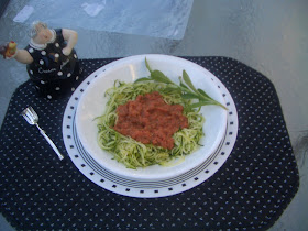 spiralized zucchini pasta and sauce