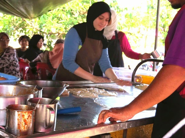 Cerita Sebenar Gadis Cantik Ini Bekerja di Kedai Makan 4 