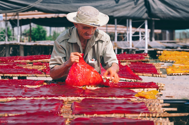 Enjoy photography at the handicraft village of making tapioca in Tay Ninh