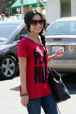 Vannesa Hudgens Spotted With Peace Now