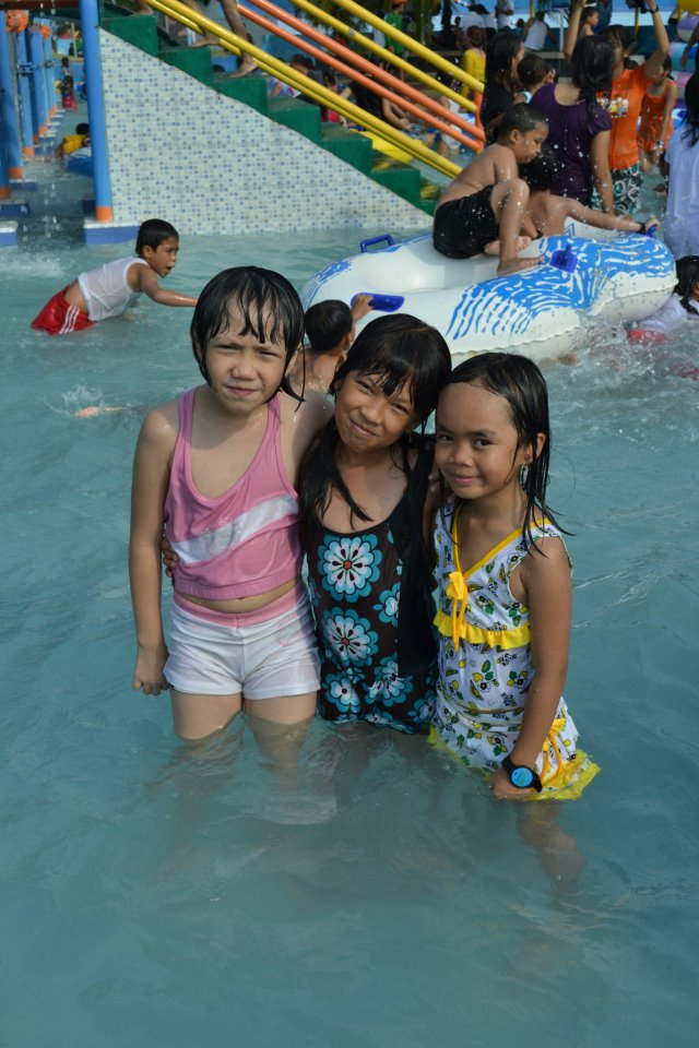 Download this Hairos Water Park Medan picture