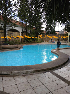 tagaytay country hotel swimming pool