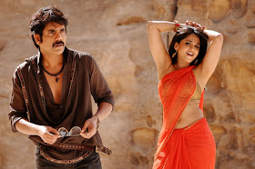 Anushka Hot with Nagarjuna in Ragada Telugu Movie